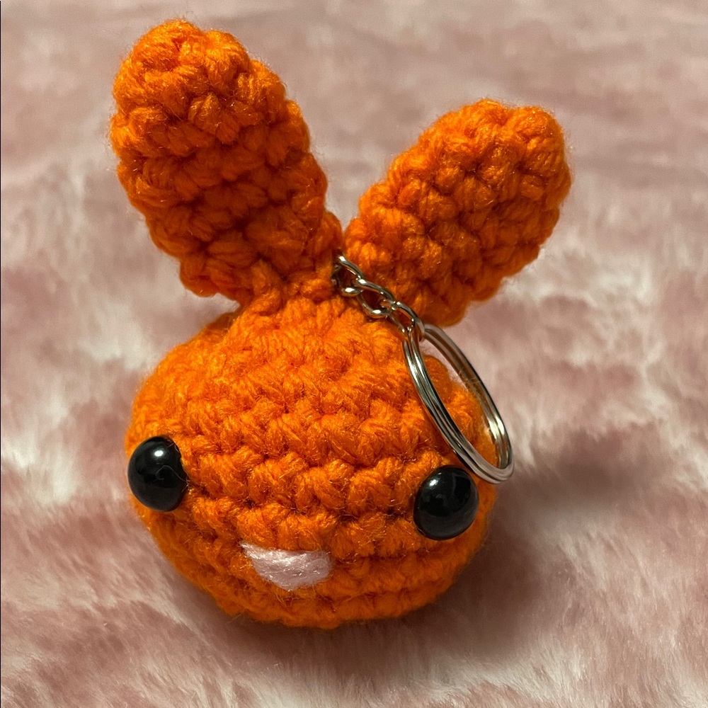 CROCHET MINI MOCHIBUN KEYCHAIN- ORANGE